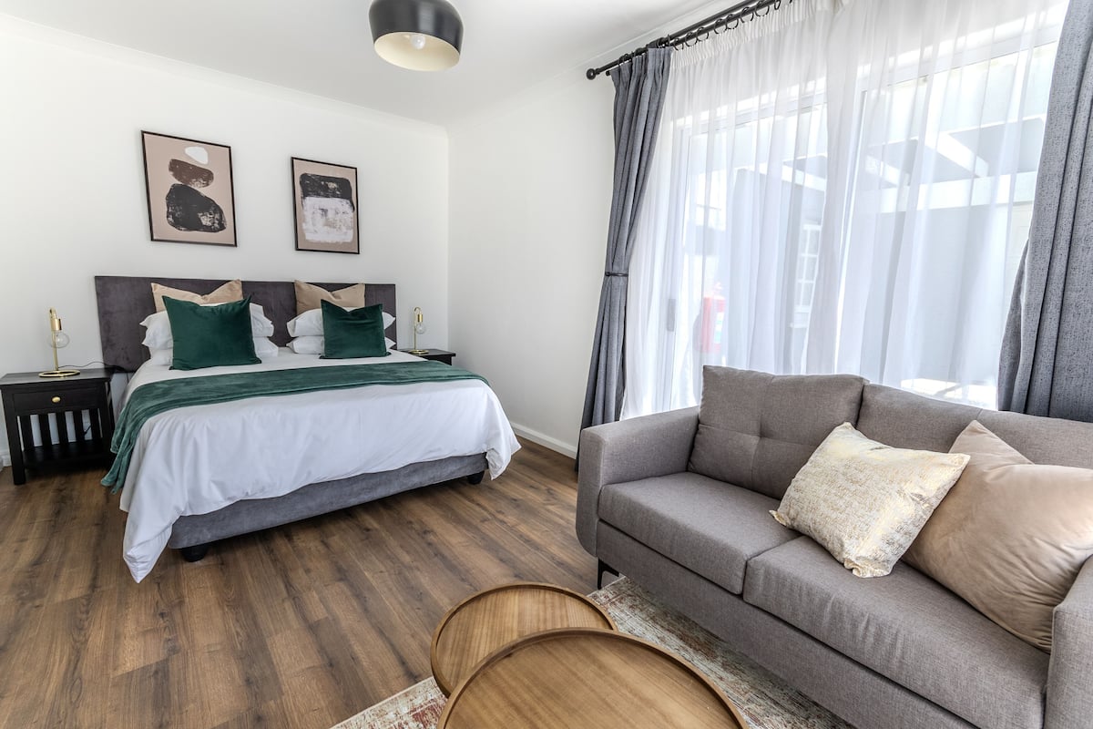 Chambre Familiale | Coffres-forts dans les chambres, fer et planche Ă repasser