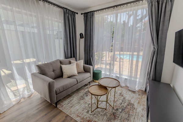 Family Room | In-room safe, iron/ironing board, free WiFi, bed sheets