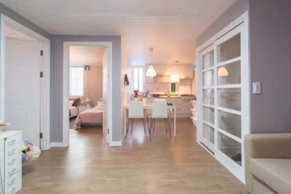 Living area - Kim's Family House 3F (Seoul)