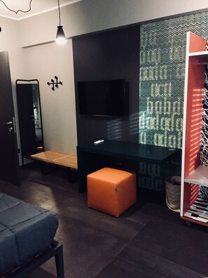 Luxury Double Room, Balcony | In-room safe, desk, laptop workspace, cribs/infant beds - Tiburtina Suites (Rome)