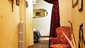 Living area - Vigna 1-elegant Apartment in the Crentre of Floren (Florence)