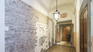 Interior entrance - Vigna 1-elegant Apartment in the Crentre of Floren (Florence)