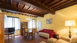 Living area - Vigna 1-elegant Apartment in the Crentre of Floren (Florence)