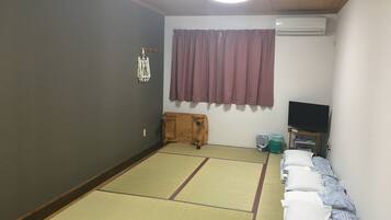 Japanese Style Room for 4 Guests | Free WiFi