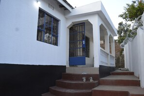 Exterior - Swahili Home Stay (Arusha)