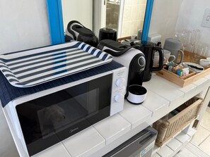 Basic Room | In-room dining - Sea Paradise (Wilderness)