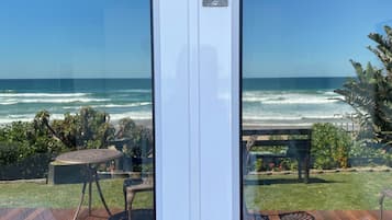 Comfort kamer, 1 slaapkamer, uitzicht op oceaan, op benedenverdieping | Een kluis op de kamer, gratis wifi, beddengoed