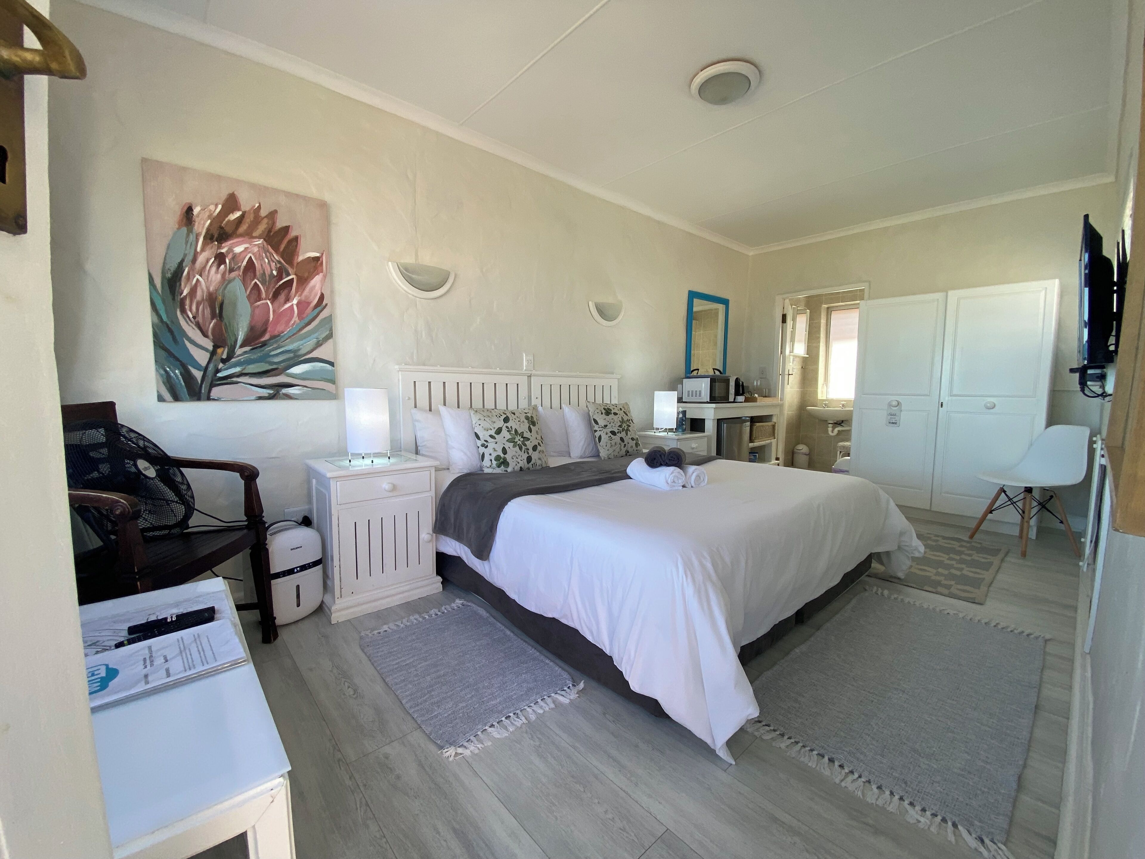 Comfort Double or Twin Room | In-room safe, free WiFi, bed sheets