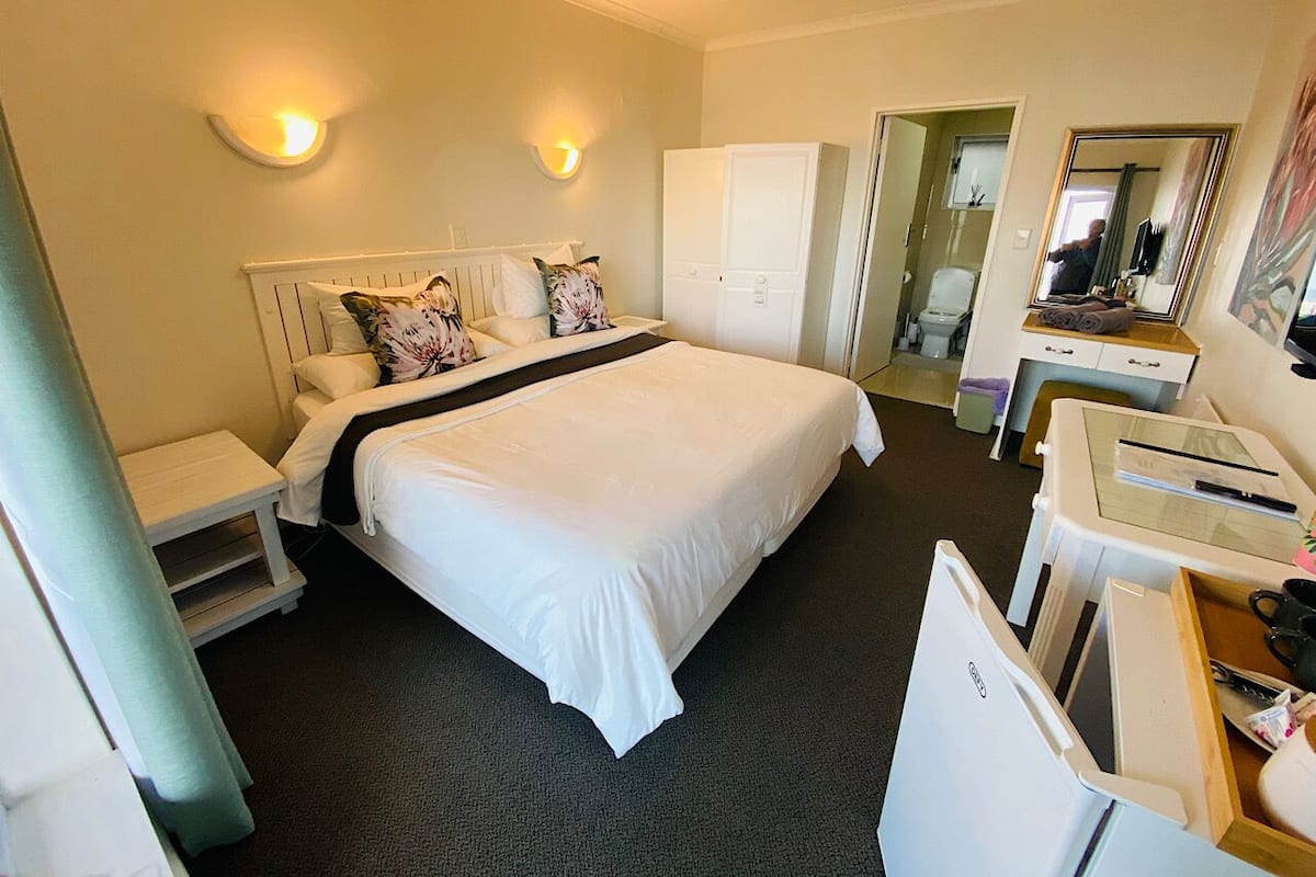 Comfort Double or Twin Room | In-room safe, free WiFi, bed sheets