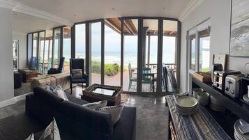 DĂ©tail de lâintĂ©rieur