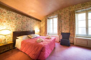 Apartamento, 2 habitaciones, no fumadores | 2 dormitorios, decoración individual, mobiliario individual y escritorio