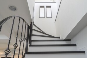 3 Bedrooms Maisonette Max 10people Non Smoking (202) | Individually decorated, individually furnished, laptop workspace - Ocean Villa Tin Gala (Onna)