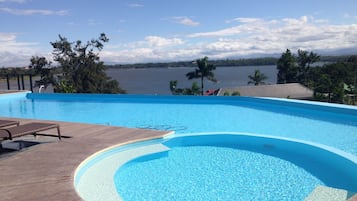 Alberca al aire libre
