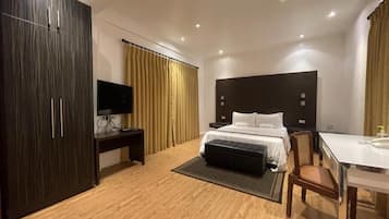 1 chambre, minibar, bureau