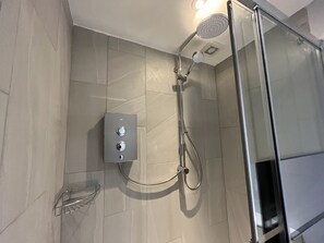 Deluxe Cottage, Ensuite, Garden View | Bathroom