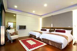 Chambre Quadruple Luxe, 2 grands lits, balcon, vue fleuve