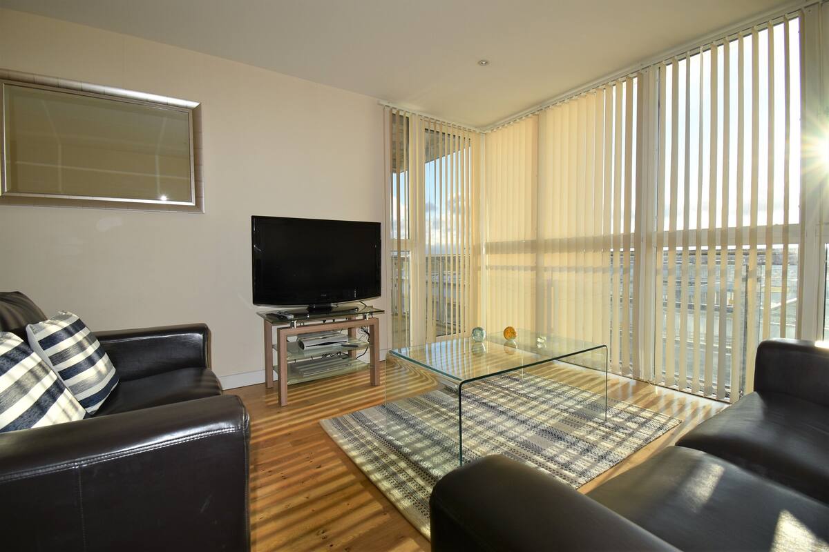 Apartment, 2 Bedrooms | Living area | Flat-screen TV
