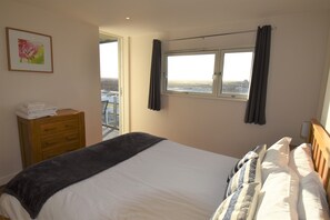 Apartment, 1 King Bed, Non Smoking
