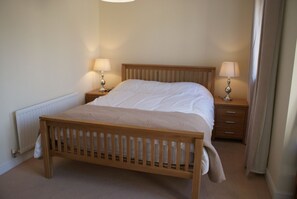 Apartment, 2 Schlafzimmer, Nichtraucher | 2 Schlafzimmer, Bügeleisen/Bügelbrett, kostenloses WLAN, Bettwäsche