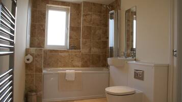 Apartment, 2 Bedrooms, Non Smoking | Bathroom | Separate bathtub and shower, rainfall showerhead, hair dryer, towels