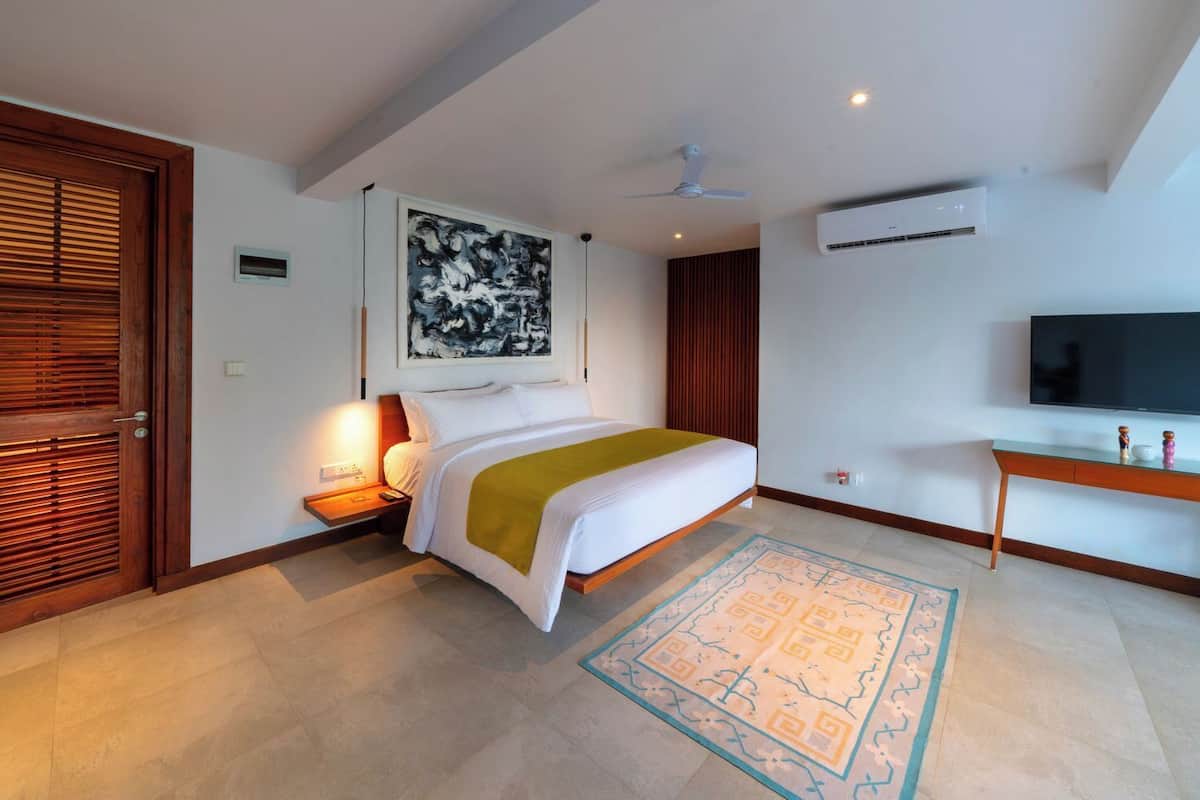 Luxury-Suite, 1 King-Bett, Meerblick | 1 Schlafzimmer, Zimmersafe, Schreibtisch, Verdunkelungsvorhänge