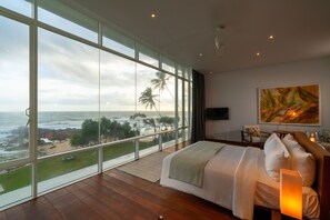 Suite Luxe, 1 très grand lit, vue mer | Vue de la chambre