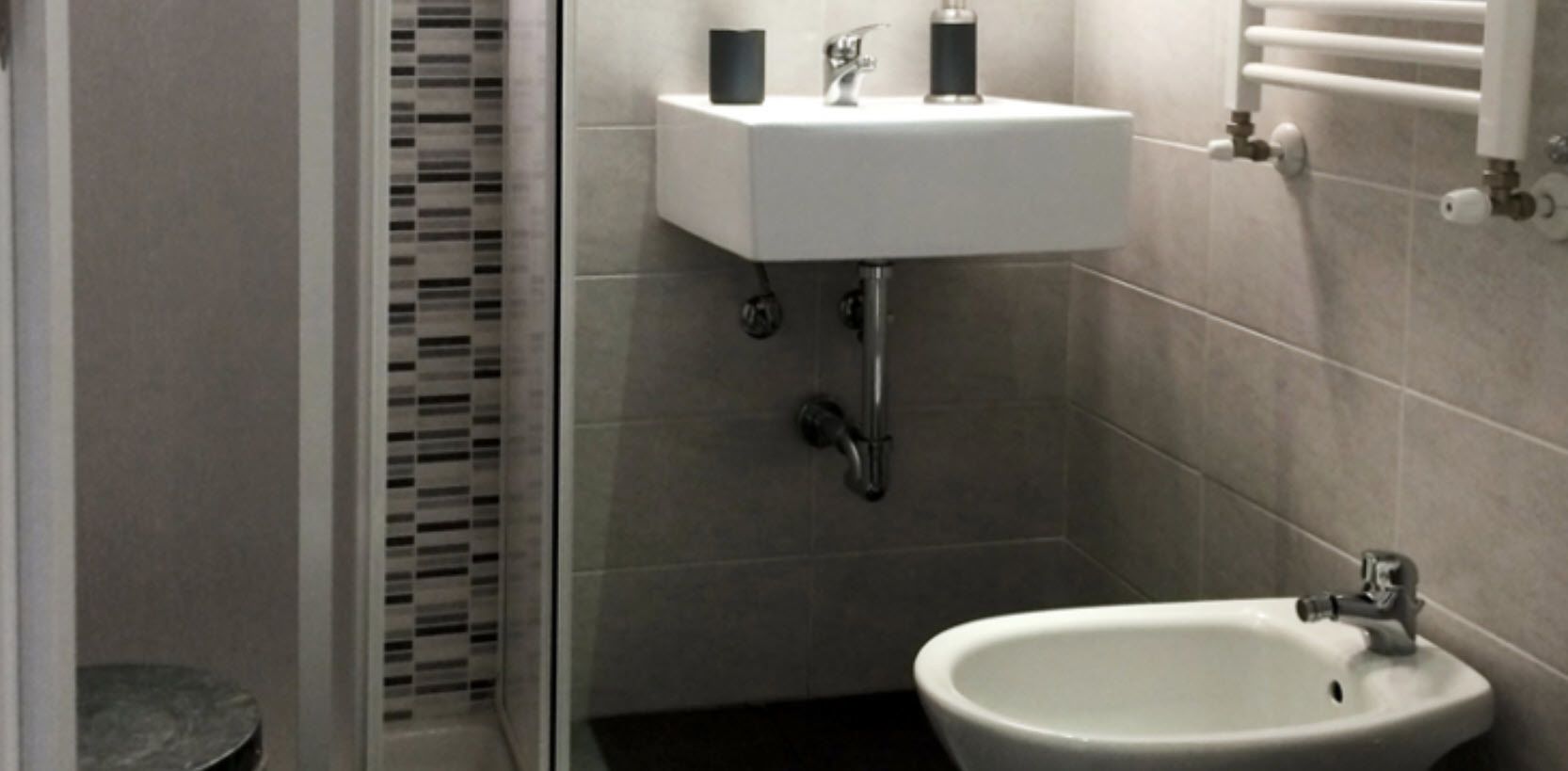Doccia, set di cortesia gratuito, asciugacapelli, bidet