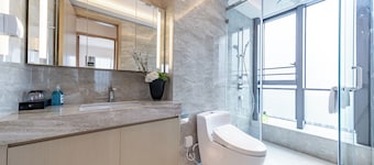 Platinum Stearns Hotel