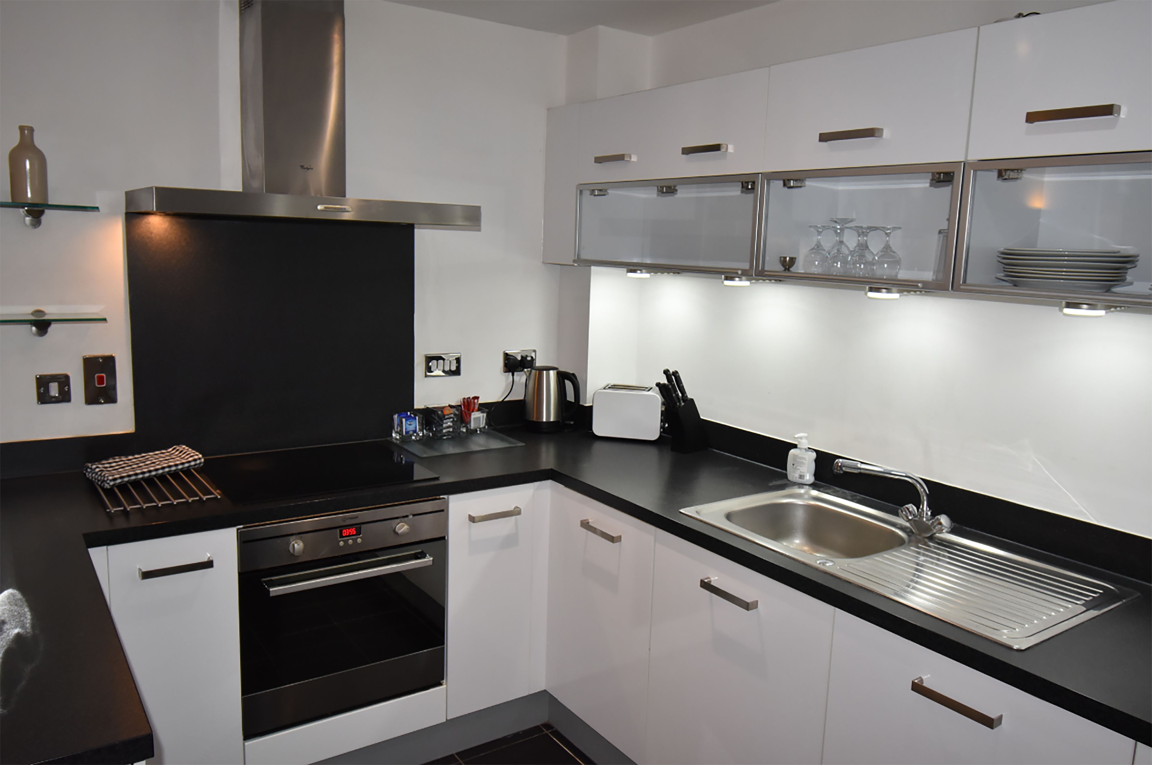 Full-sized fridge, microwave, stovetop, electric kettle