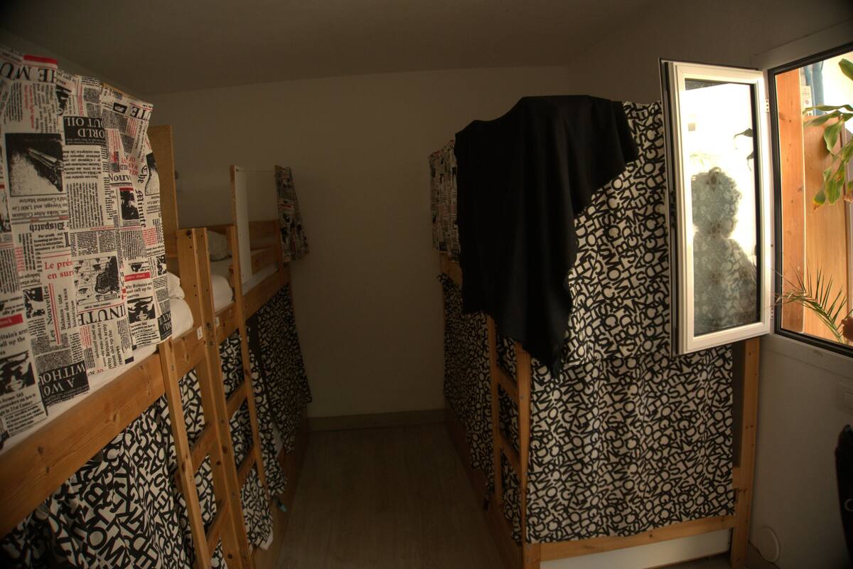 ห้องพักรวม, หอพักรวม (1 Bed in a 6-Bed Dormitory Room) | ผ้าม่านกันแสง, Wi-Fi ฟรี, ผ้าปูที่นอน