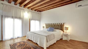 Ormesini Apartment, 1 bedroom, 1 living room | 2 bedrooms, individually decorated, individually furnished