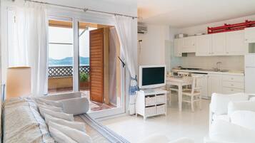 Apartment, 1 Bedroom | Living area