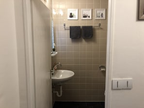 Bathroom - Apartment in Erlangen (Erlangen)