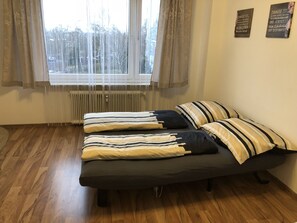 apartman | Sötétítőfüggöny, vasaló/vasalódeszka, ingyenes wifi és ágynemű