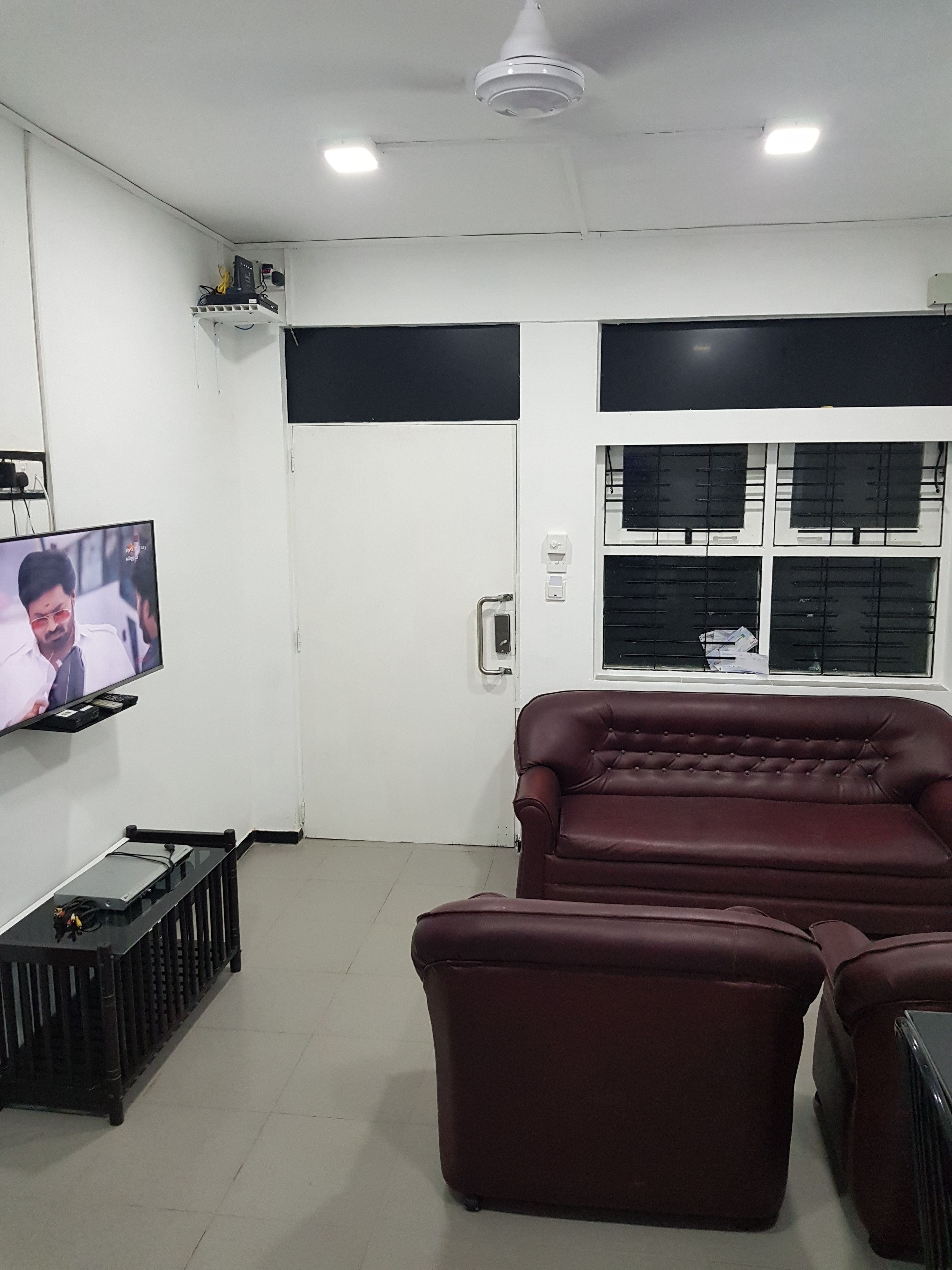 Comfort Apartment | Living area | Flat-screen TV, DVD player