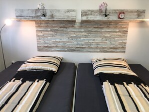 Apartment | 2 bedrooms, desk, blackout curtains, iron/ironing board - Wohnung in Erlangen (Erlangen)