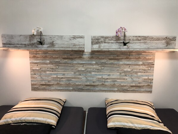 Apartamento | 2 quartos, escrivaninha, cortinas blackout