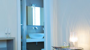 Dobbelt- eller tomannsrom – comfort, 1 kingsize-seng | Bad