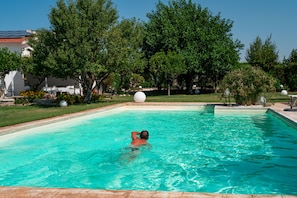 Seasonal outdoor pool - Villa Savarino (Vittoria)