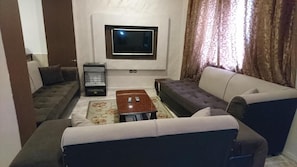 2 bedrooms, premium bedding, minibar, in-room safe - Alfawanees Hotel Apartments (Amman)