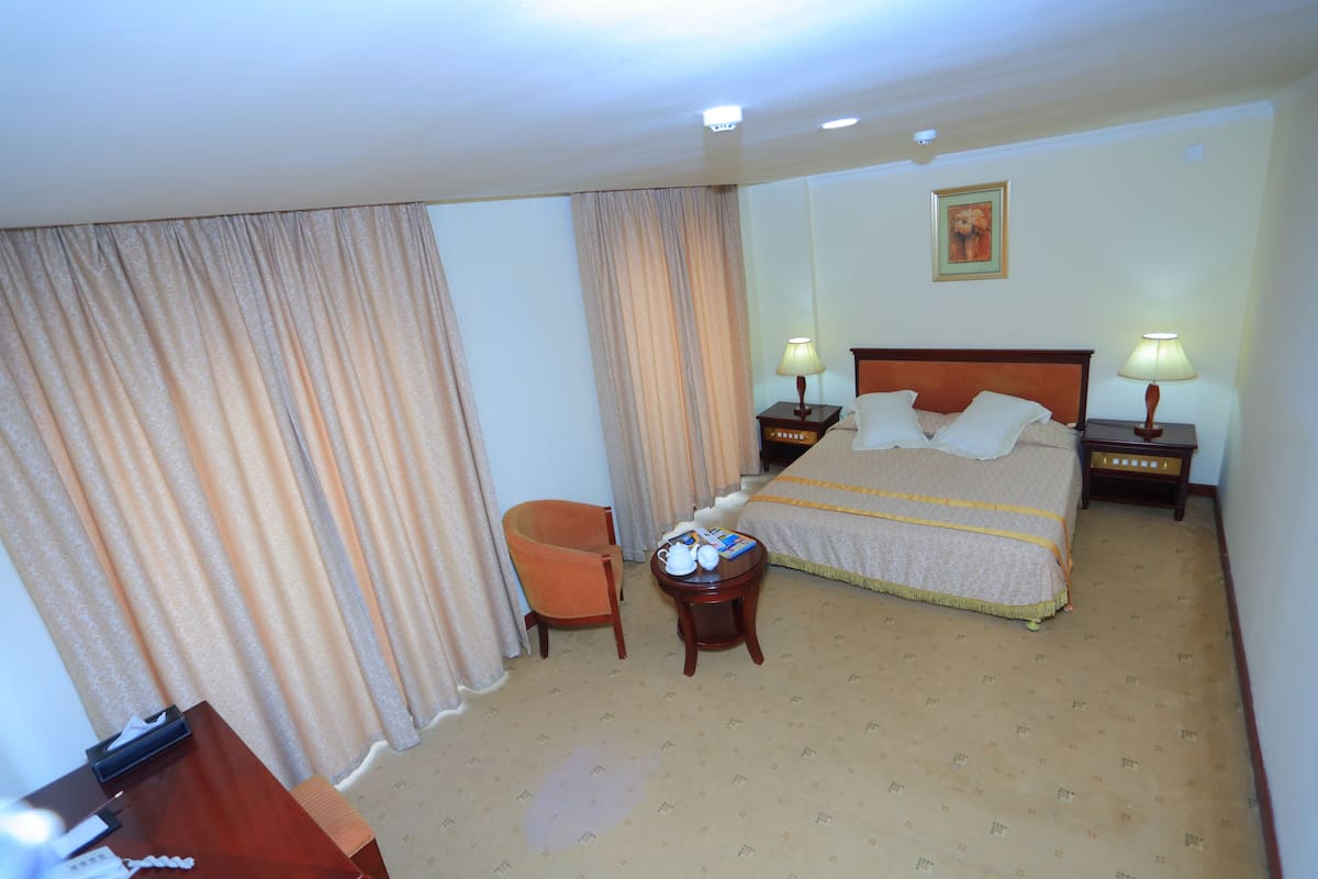In-room safe, desk, laptop workspace, soundproofing