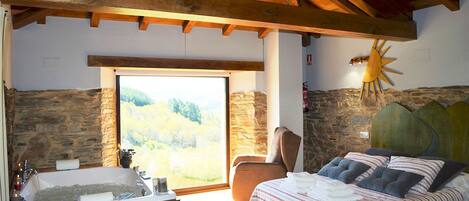 House, 1 Bedroom, Hot Tub (El Rincón de Oscos) | Jetted bathtub