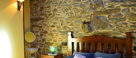 House, 3 Bedrooms (La Calella) | Individually decorated, individually furnished, blackout drapes