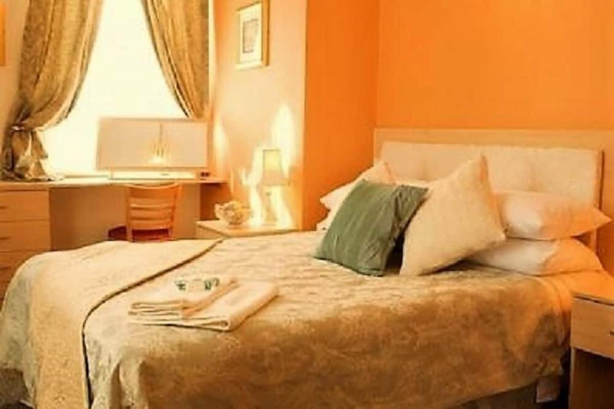 Double Room | Free cots/infant beds, WiFi, bed sheets