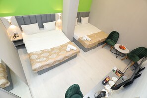 Kamar Quadruple Elite | Seprai katun Mesir, seprai premium, selimut bulu angsa, dan busa memori