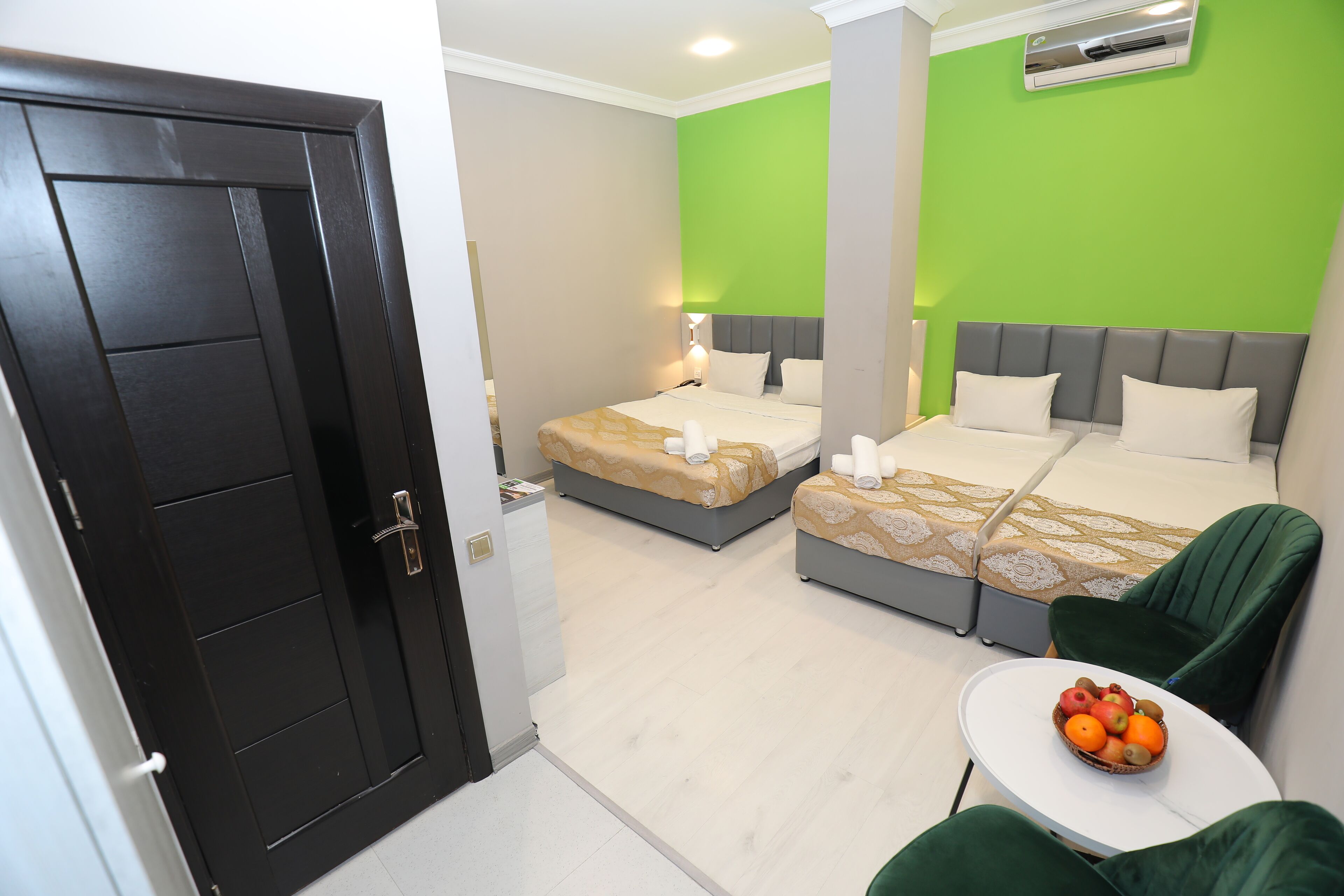 Elite Quadruple Room