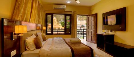 Deluxe Double or Twin Room, 1 Queen Bed, Non Smoking | Room amenity