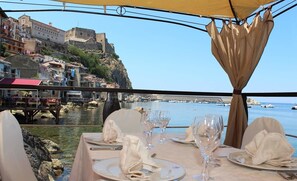 Dîner et souper servis sur place, cuisine italienne