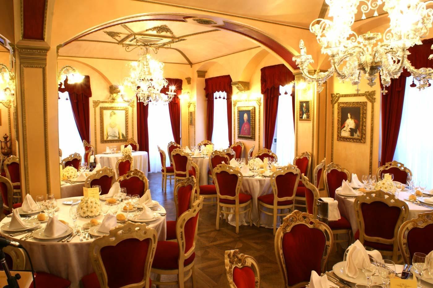 Lunch and dinner served, Italian cuisine