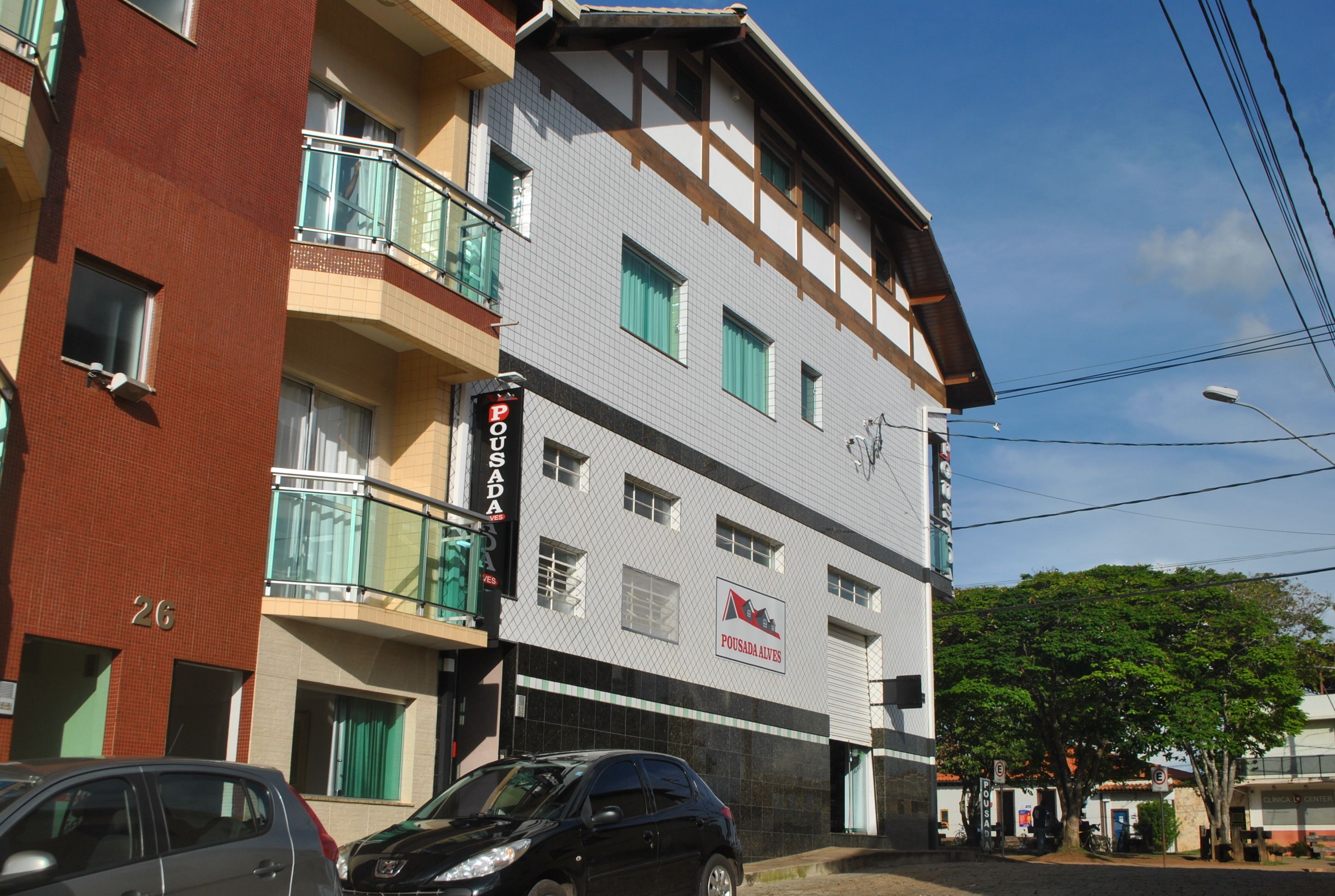 Vista frontal de la propiedad